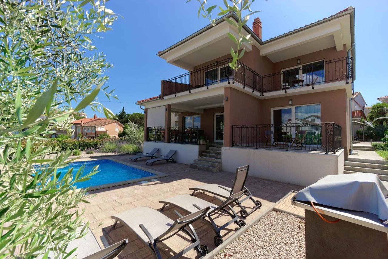 Villa Nerium Малинска Екстериор снимка