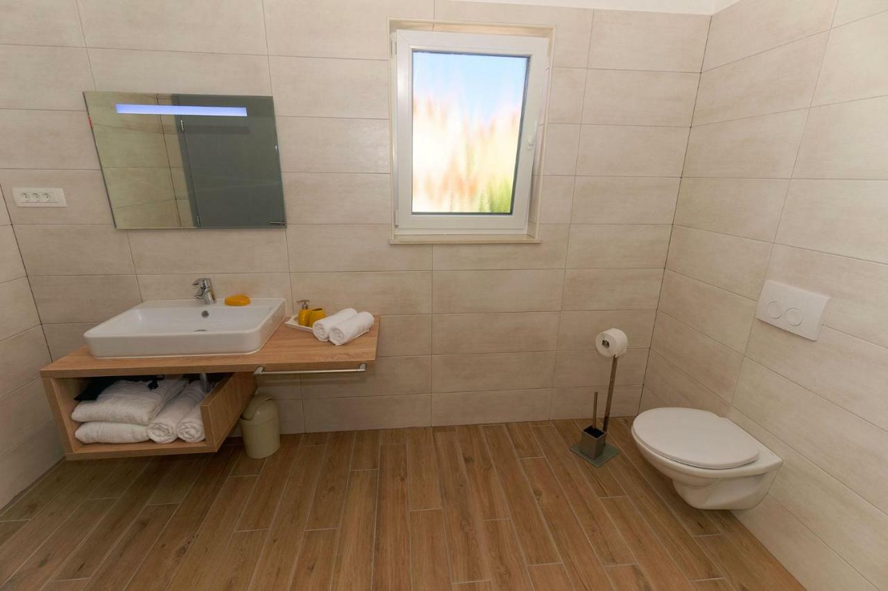 Villa Nerium Малинска Екстериор снимка