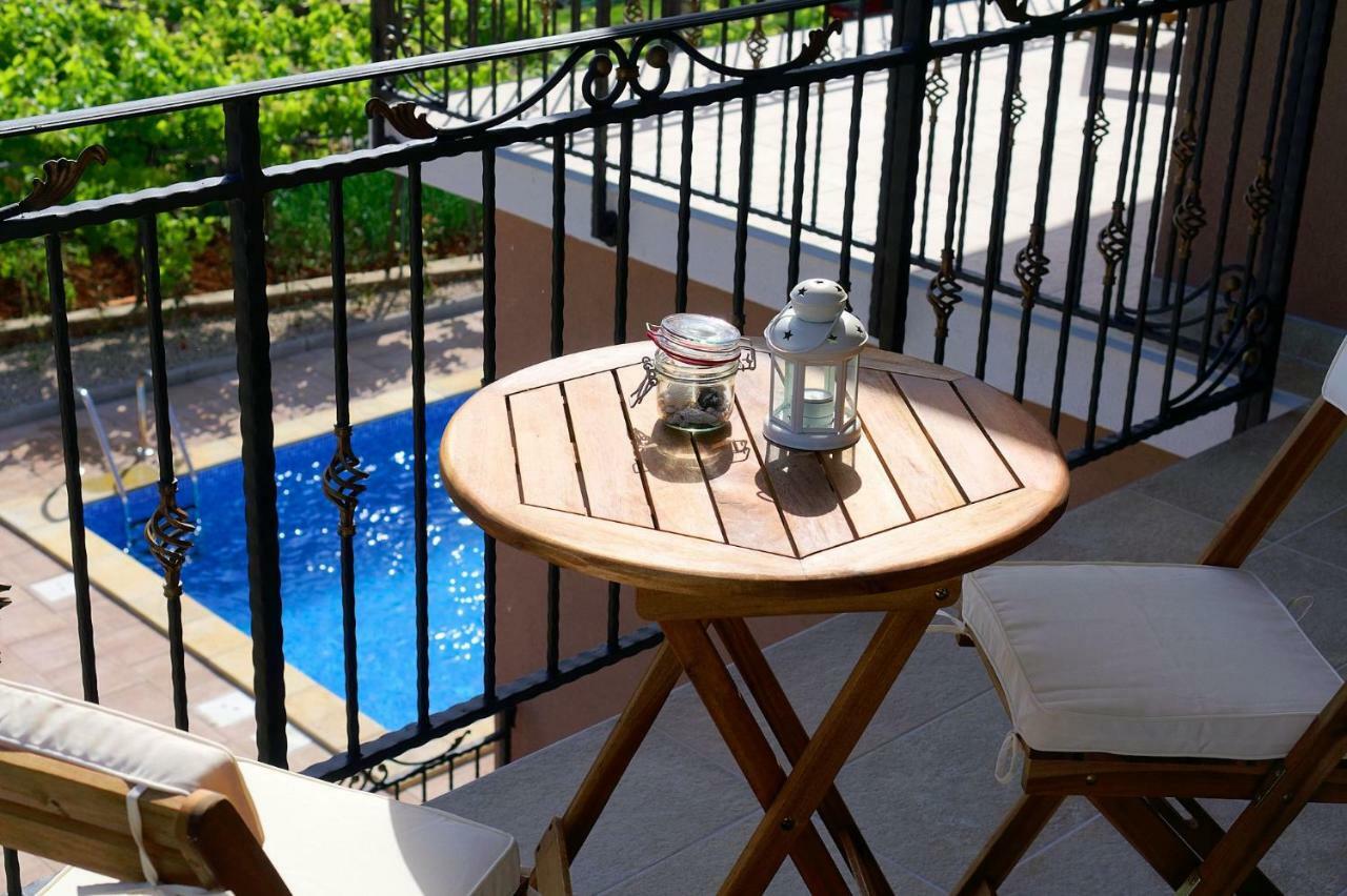 Villa Nerium Малинска Екстериор снимка