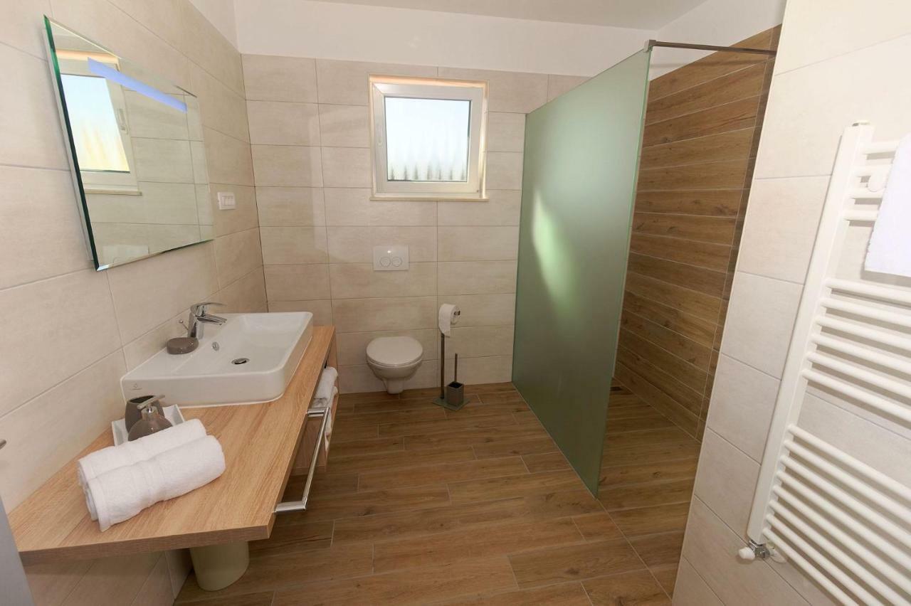 Villa Nerium Малинска Екстериор снимка