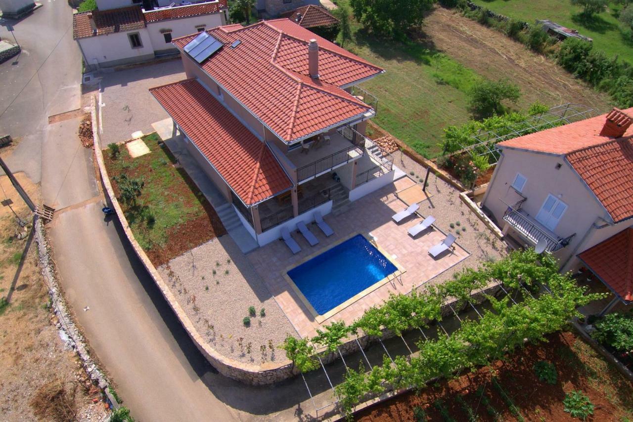 Villa Nerium Малинска Екстериор снимка